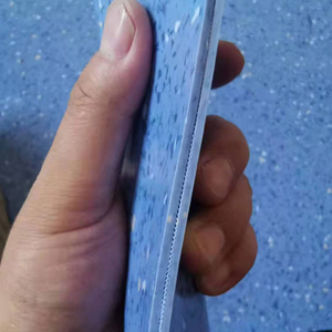 Hindi tinatagusan ng tubig na kahoy na karpet komersyal na rolyo PVC Floor Komersyal na siksik na sahig sa ospital 2.0mm panloob na European vinyl flooring 2mm