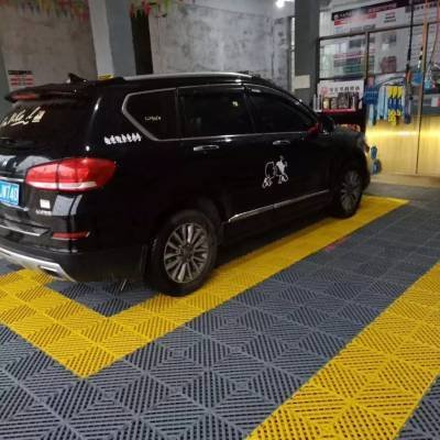 Mainit na Pagbebenta pp Materyal na garahe ng sahig na plastik na mga tile anti slip interlocking modular plastic mat para sa shop shop ng kotse
