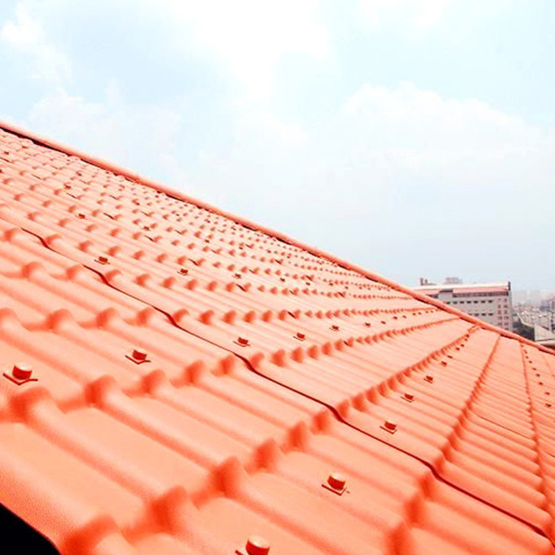 Tốt hơn là chọn gạch thép màu hoặc gạch nhựa tổng hợp ASA để trang trí mái? So sánh và hướng dẫn đầy đủ