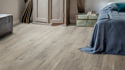 Differences Between Dry Back LVT and Loose Lay LVT Flooring
