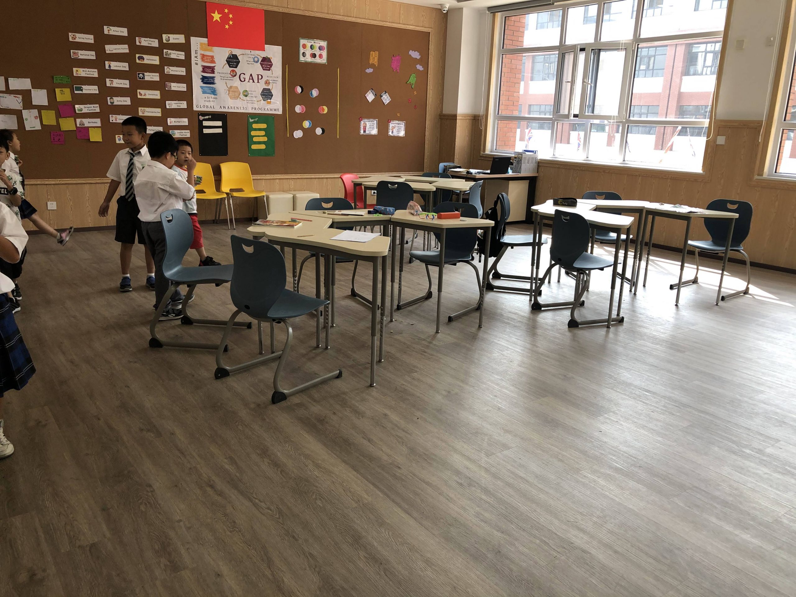 Office Decoration Floor: Choosing the Best Flooring for Your Workspace